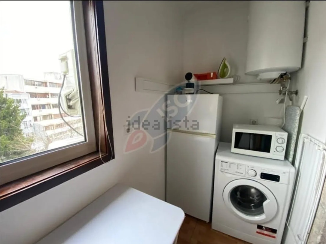 Arrendamento de apartamento T0 em Rua Santa Catarina - Centro do Porto — imagem 2